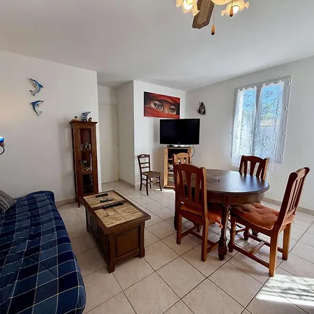 Maison à Saint-georges-d'oléron : 6 Couchages, Jardin Clos, Proche Centre Et Plages, Confort - Fr-1-246a-172 Hébergement de vacances *